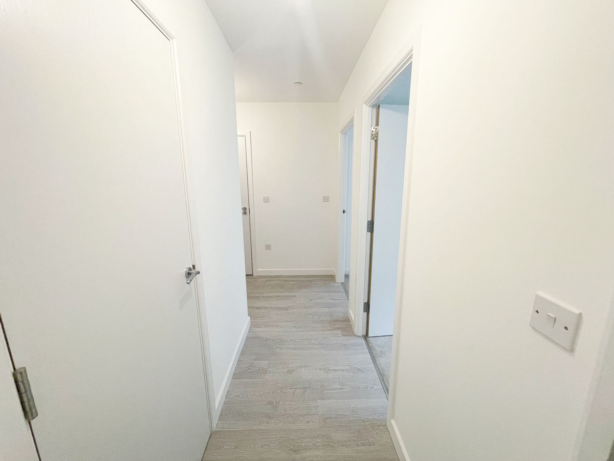 Farine Avenue, London, UB3