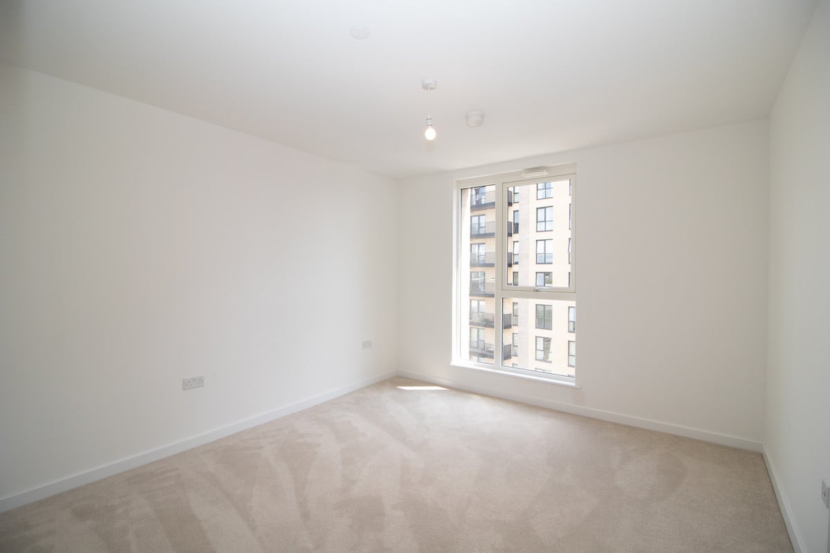 Farine Avenue, London, UB3