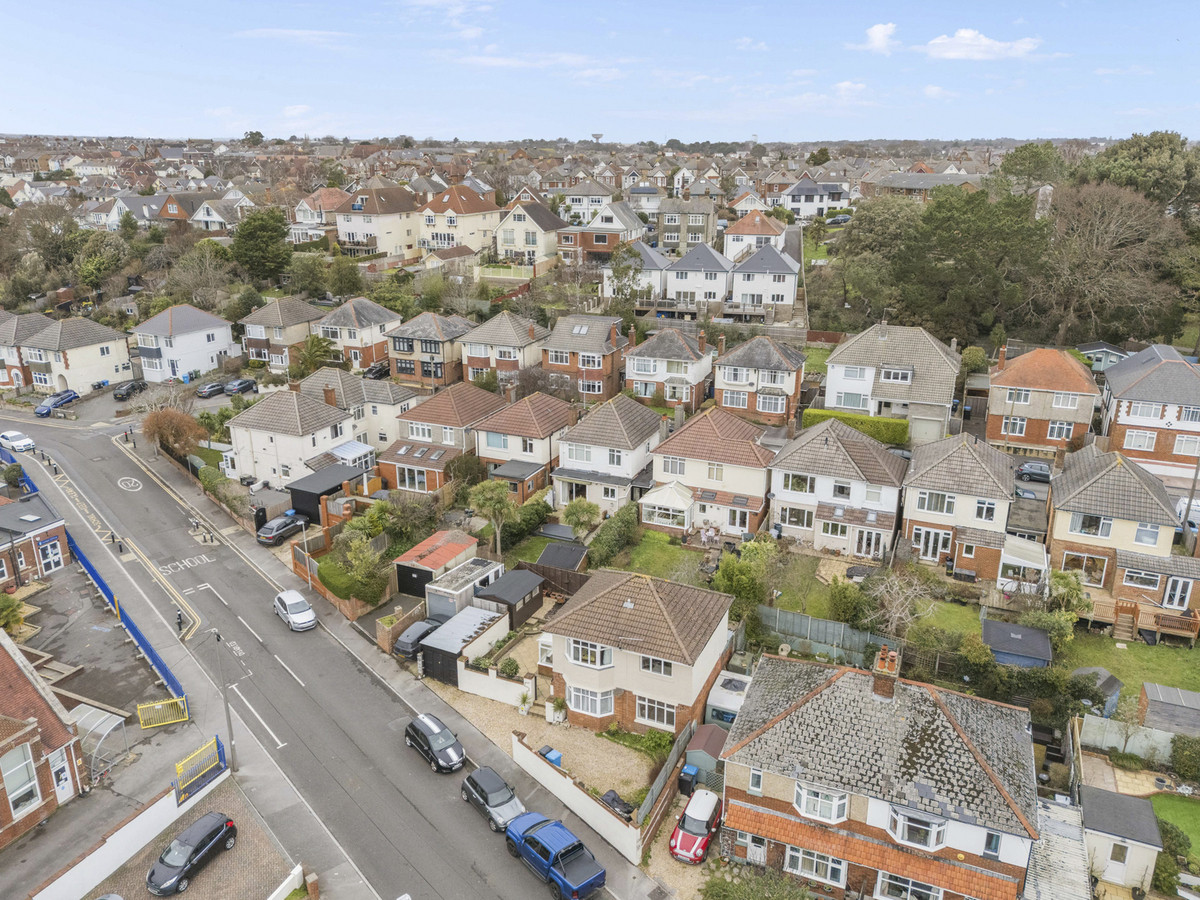 Queens Road, Poole, BH14