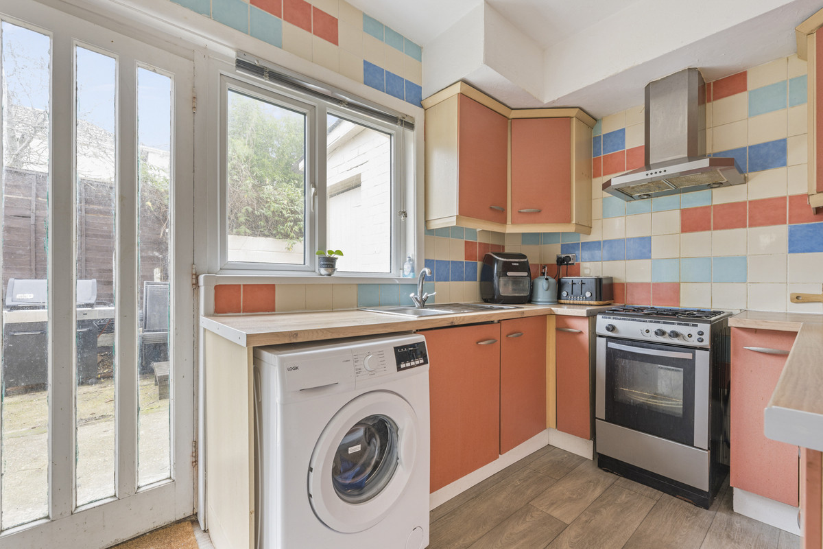 Queens Road, Poole, BH14