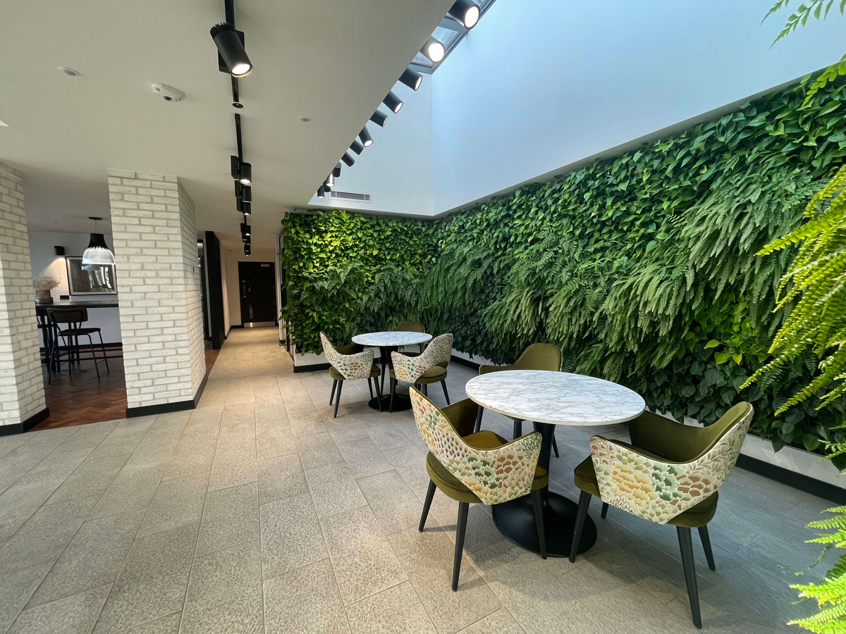 Greenleaf Walk, London, UB1