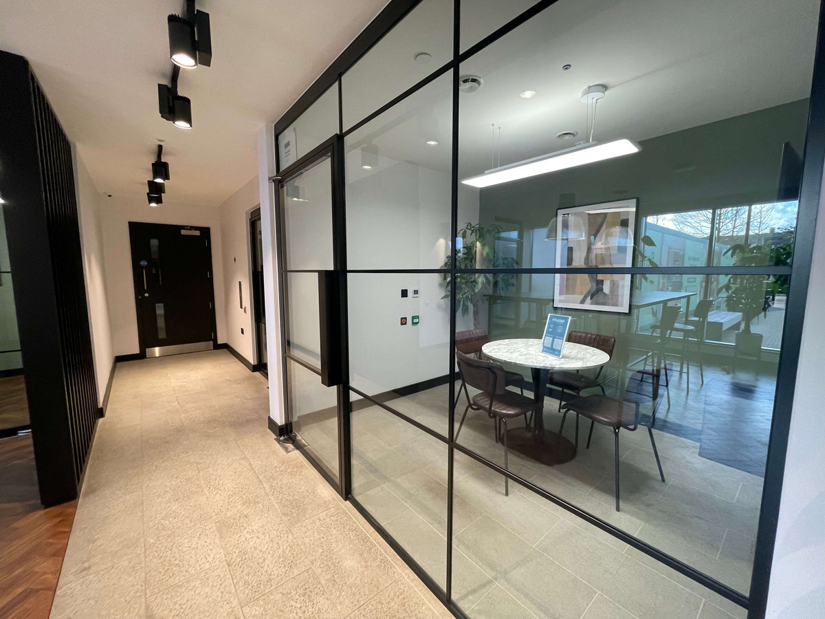 Greenleaf Walk, London, UB1