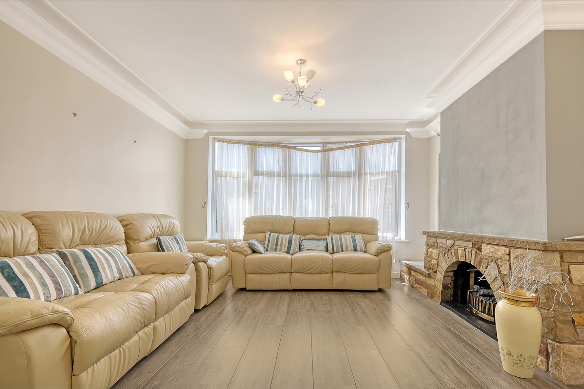 Windmill Gardens, Enfield, EN2