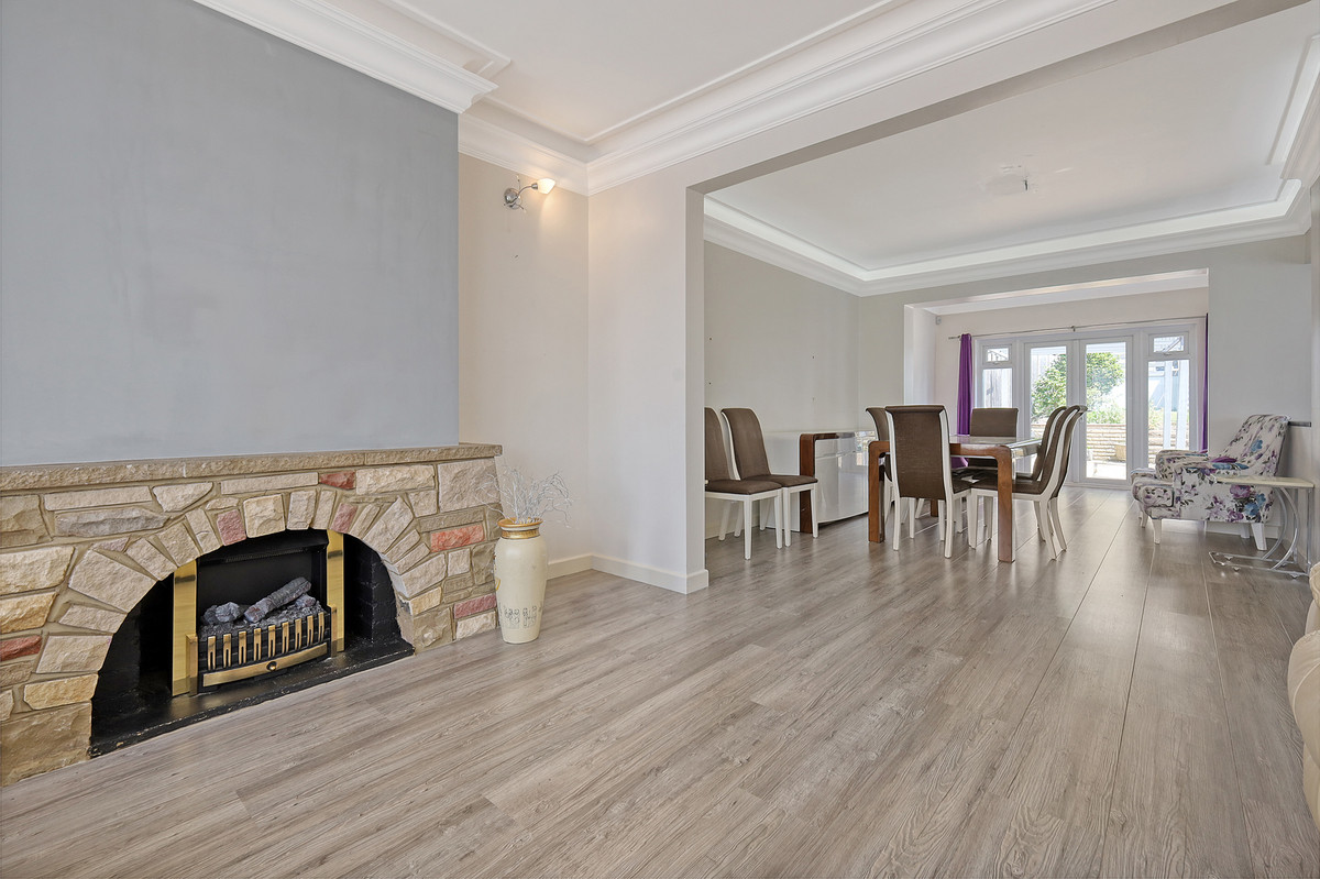 Windmill Gardens, Enfield, EN2