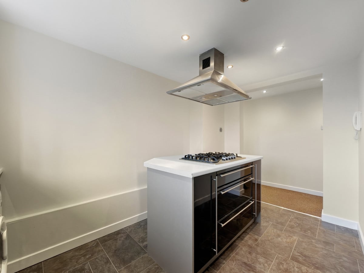 Crescent Road, London, E4