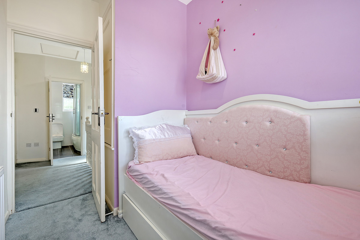 Windmill Gardens, Enfield, EN2