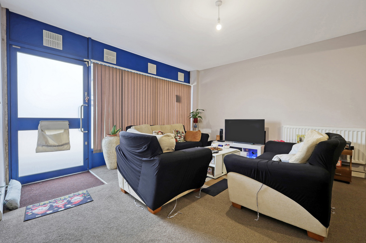 Hale End Road, Woodford Green, IG8