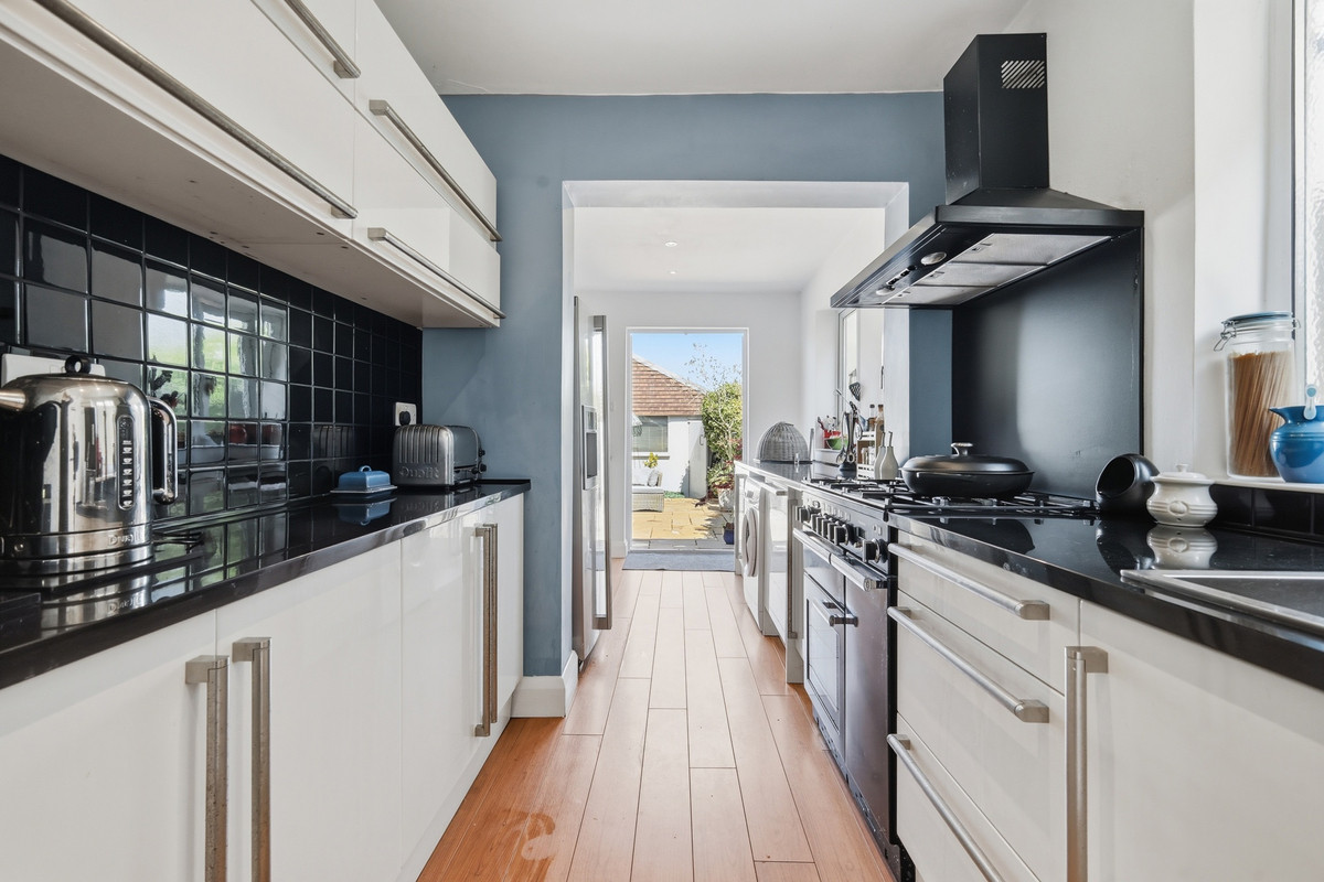 Heriot Avenue, London, E4