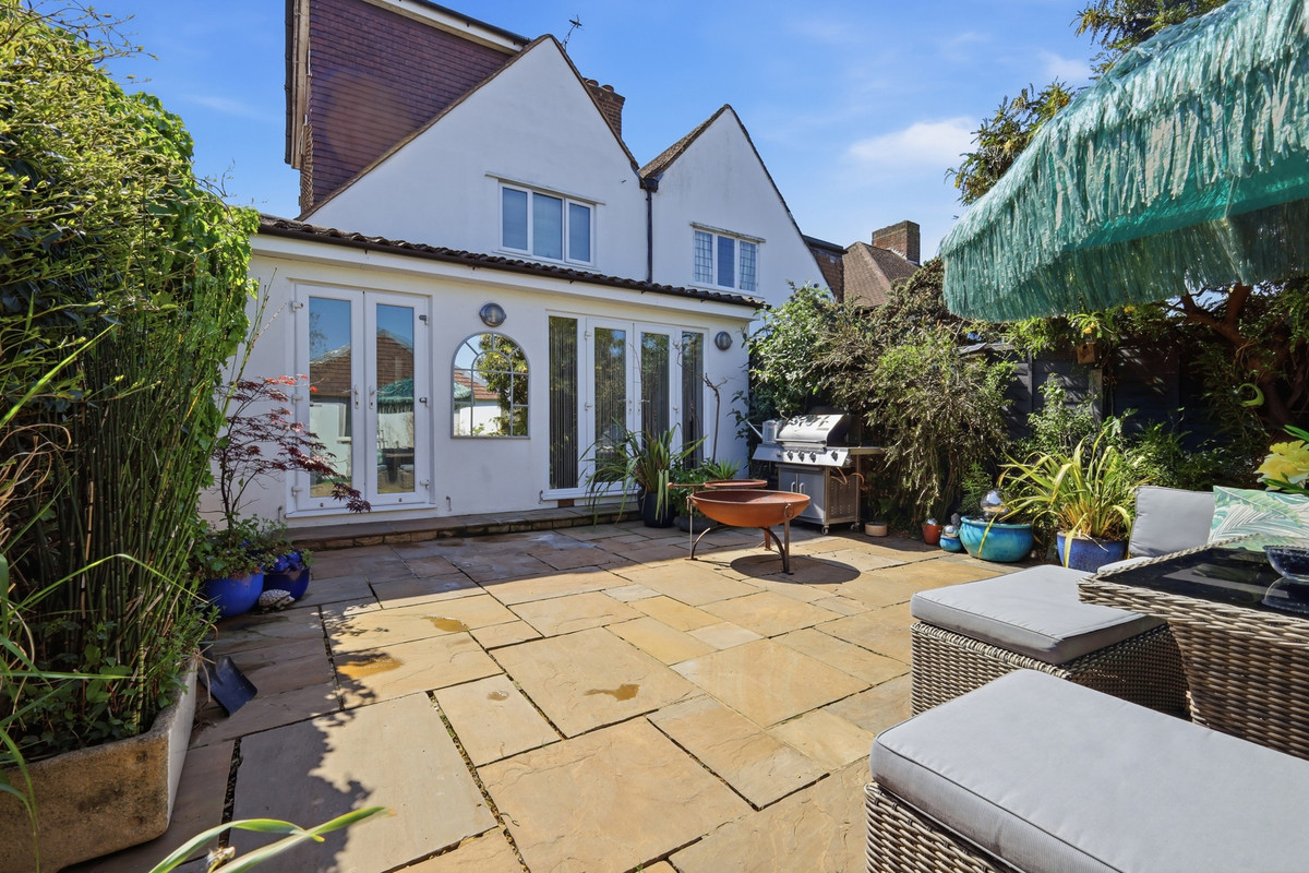 Heriot Avenue, London, E4