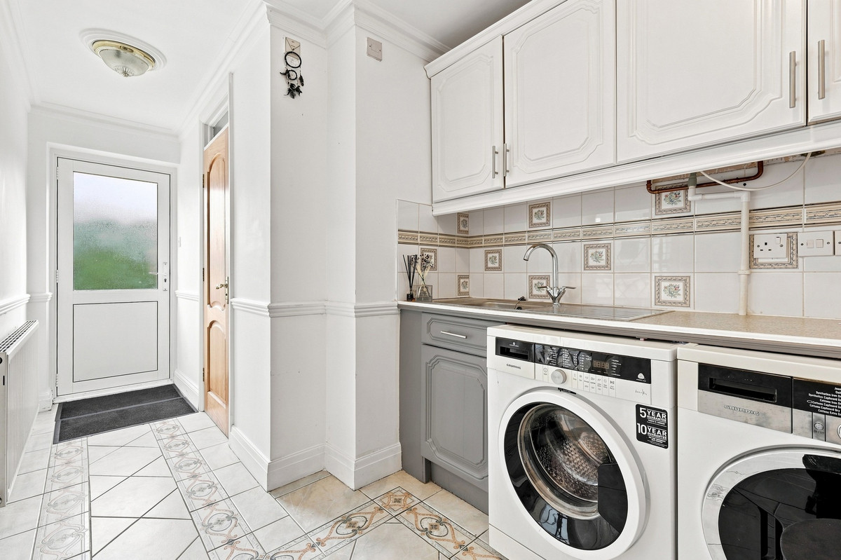 Englands Lane, Loughton, IG10
