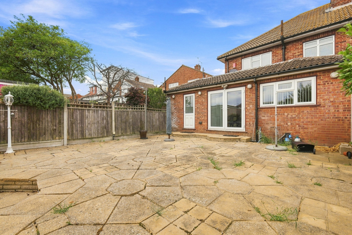 Englands Lane, Loughton, IG10