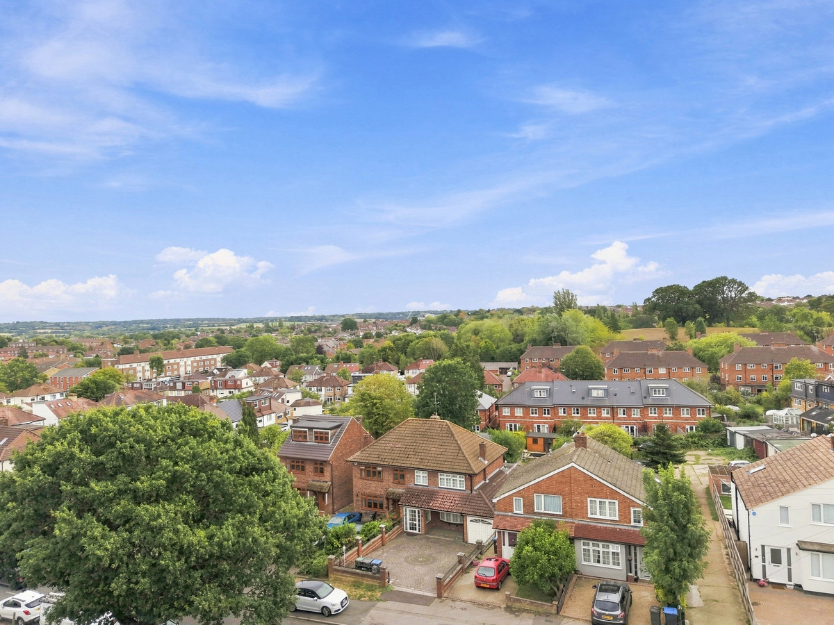 Englands Lane, Loughton, IG10