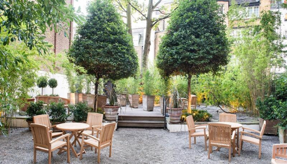 Hill Street, London, W1J